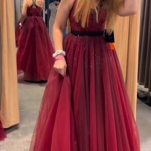 NWT Vimo Prom Beaded Black & Red Net Gown sz 6/8